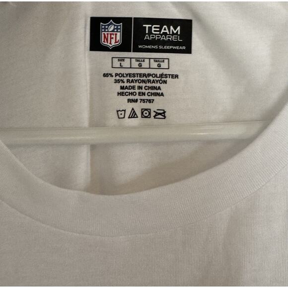 Kansas City Chiefs Women's V-Neck Short Sleeve T-Shirt NFL Licensed, Size L - Picture 3 of 7